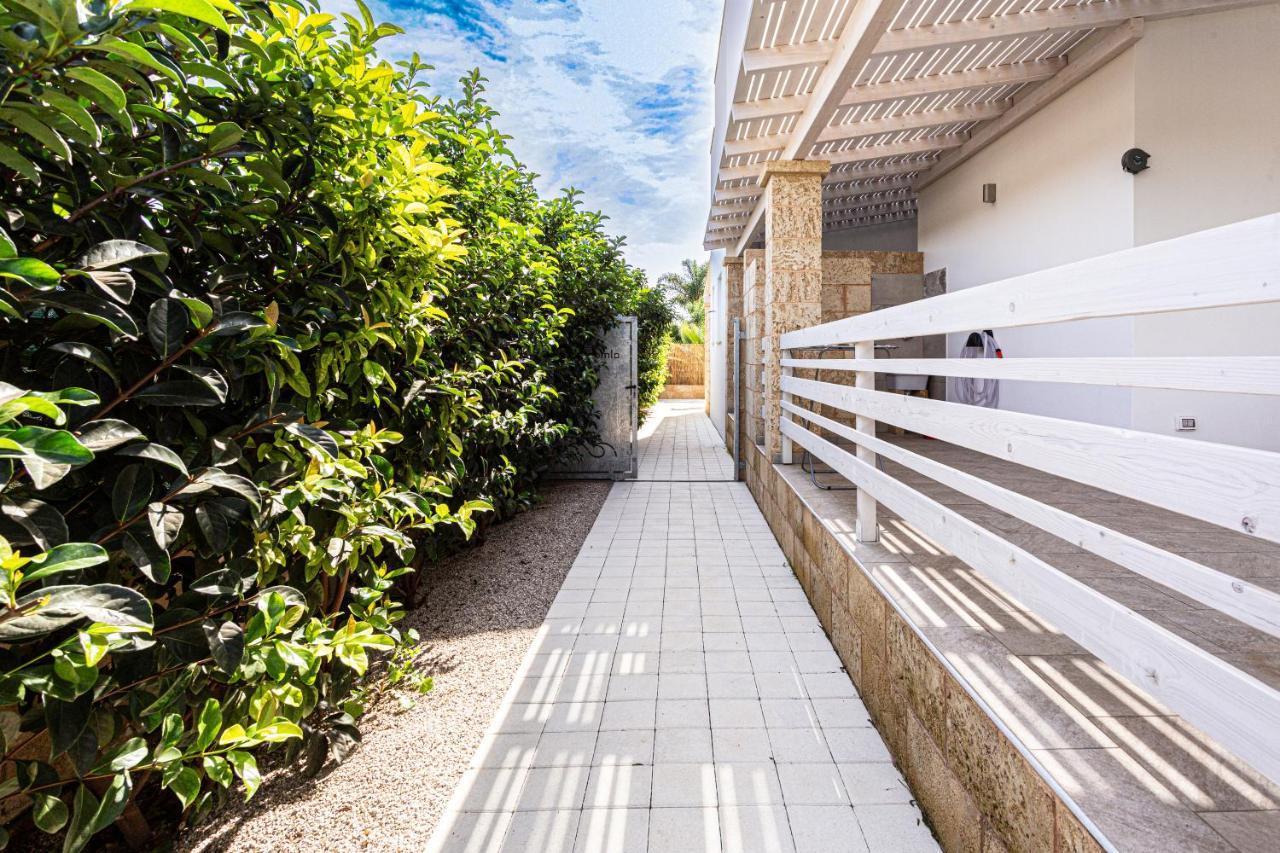 Resort Almaredamarra Con Piscina E Idromassaggio Sul Mare Torre San Giovanni Ugento Exterior foto