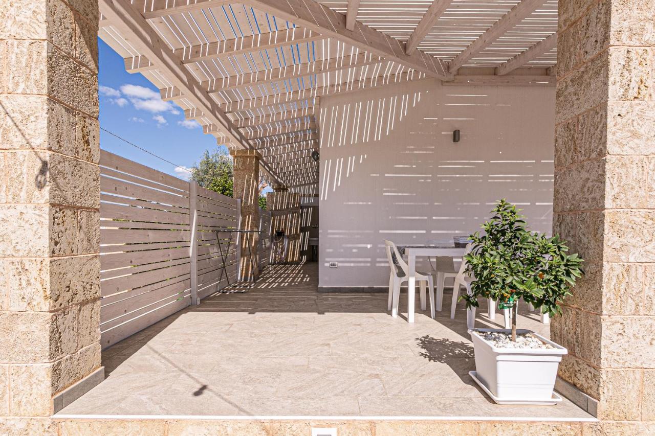 Resort Almaredamarra Con Piscina E Idromassaggio Sul Mare Torre San Giovanni Ugento Exterior foto