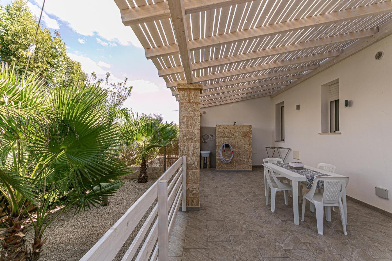 Resort Almaredamarra Con Piscina E Idromassaggio Sul Mare Torre San Giovanni Ugento Exterior foto